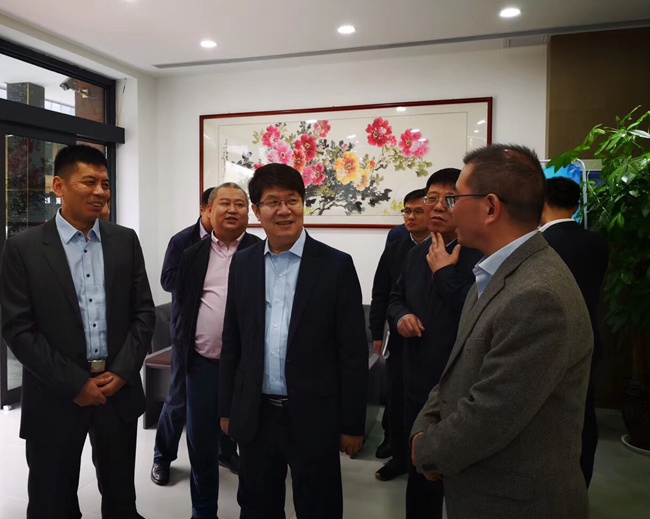 �����^�h��ί��(sh��)ӛ���A��ͬ־�W�R�L(ch��ng)�ſƼ��a(ch��n)�I(y��)�@�{��ָ��