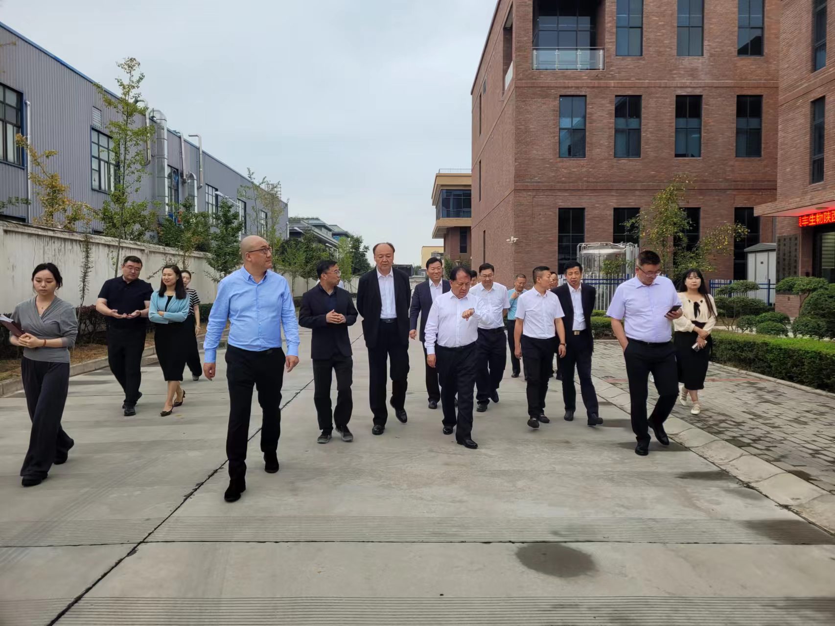 �½����f(xi��)����ϯ��ɽ��•�����I(m��i)���ʿ���F�������^�L(ch��ng)�ſƼ��a(ch��n)�I(y��)�@����